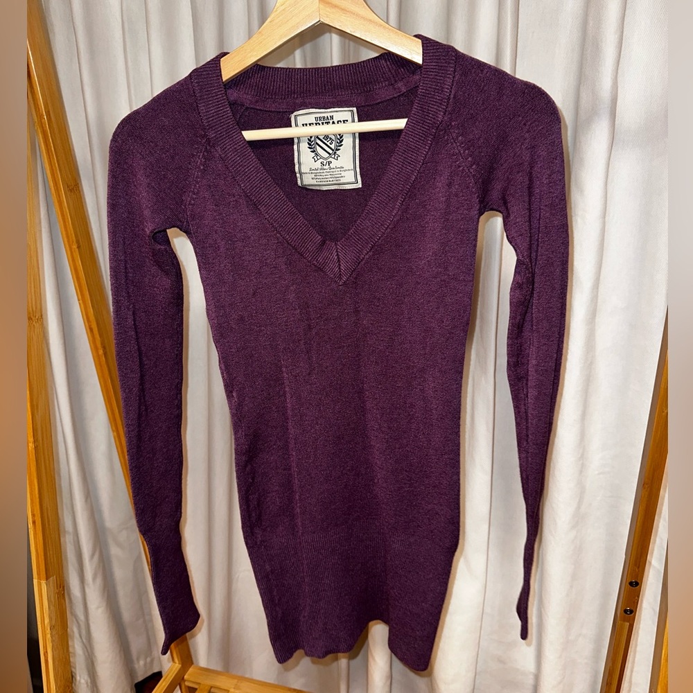 NWOT Urban Heritage Plum V-Neck Sweater | Soft Lightweight Knit Top